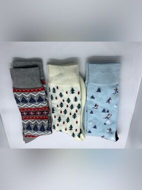 (3) Men's Cream Holiday Pattern Crew Socks.